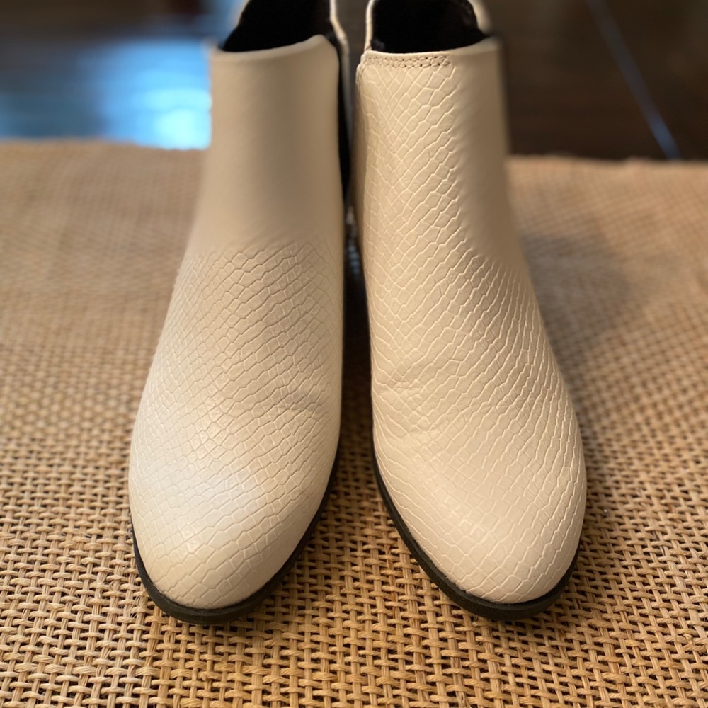Snakeskin Booties - Picture 2 of 8
